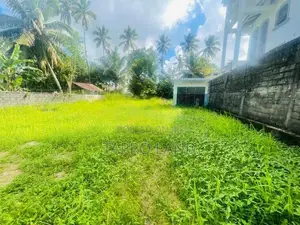 Hardwear Building and Land for Sale in Kuliyapitiya