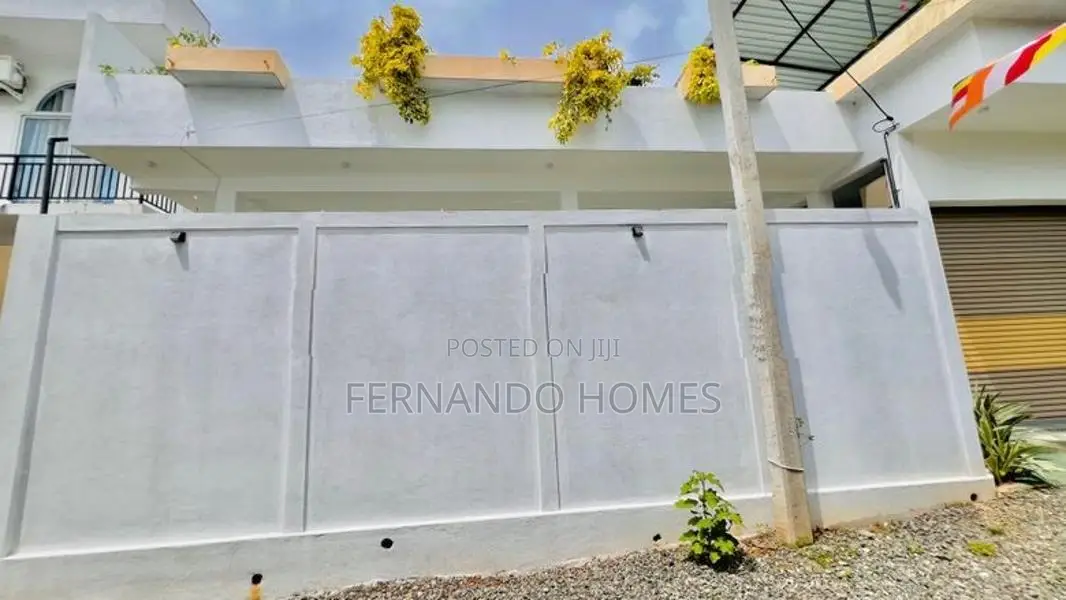 Near Temple Road Downstair Completed Luxury New House Sale In Negombo