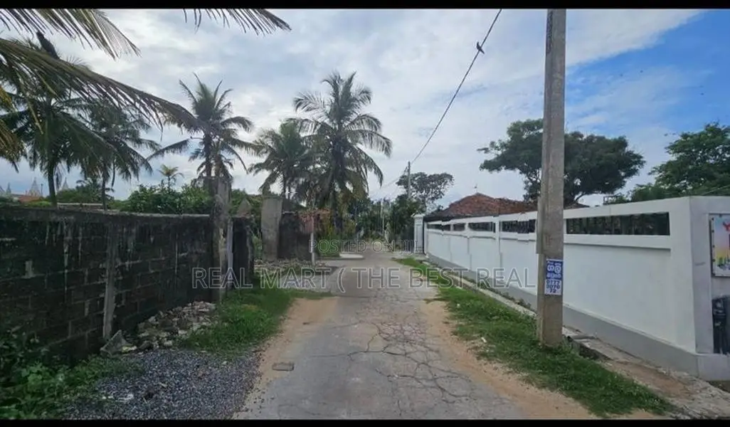 NEGOMBO : 63 PERCHES BEACH VIEW LAND FOR SALE