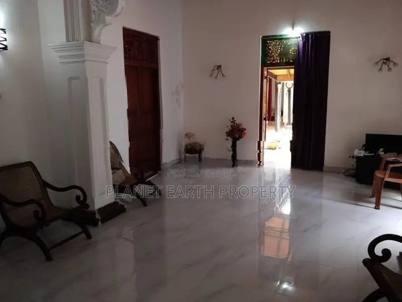 Prime Commercial Land with Bungalow at Kalamulla Katukurunda