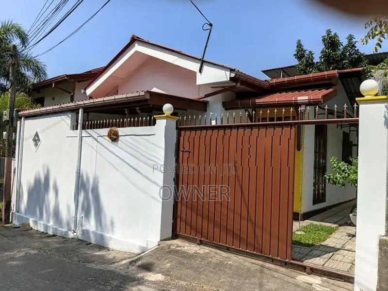 Beautiful House in Weligampitiya, Jaela