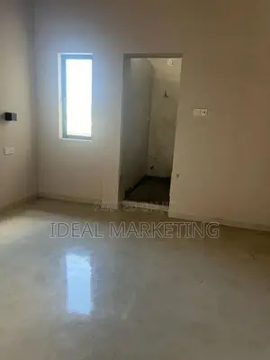 Spacious Residential House for Rent - Colombo 5 (EM759)