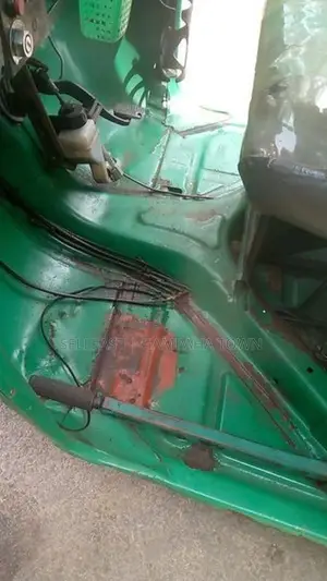 Bajaj RE 205 2011