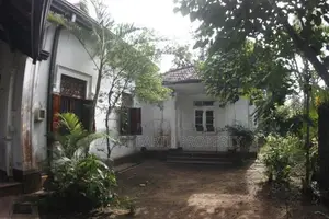 Prime Commercial Land with Bungalow at Kalamulla Katukurunda
