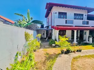4 Bed Rooms Upstairs Completed Good House Sale In Negombo