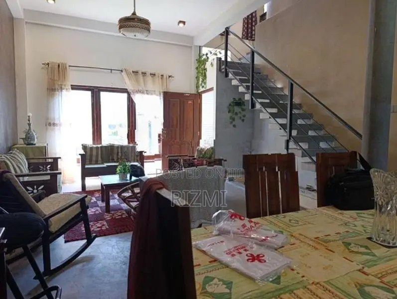 4.2 perches 2 storey 4BR house for sale in ratmalana dharmarama road