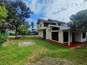 පදිංචිවිය හෑකි දෙමහල් නිවසක් සමග ඉඩමක් විකිනිමට හයිලෙවල්එකටආසන්නව මහරග