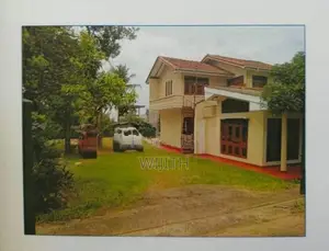 පදිංචිවිය හෑකි දෙමහල් නිවසක් සමග ඉඩමක් විකිනිමට හයිලෙවල්එකටආසන්නව මහරග