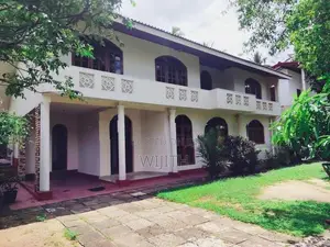පදිංචියට සෑදු ලස්සන දෙමහල් නිවසක් සමග පරිචස් 18ඉඩමක්විකිනිමට පන්නපිටිය