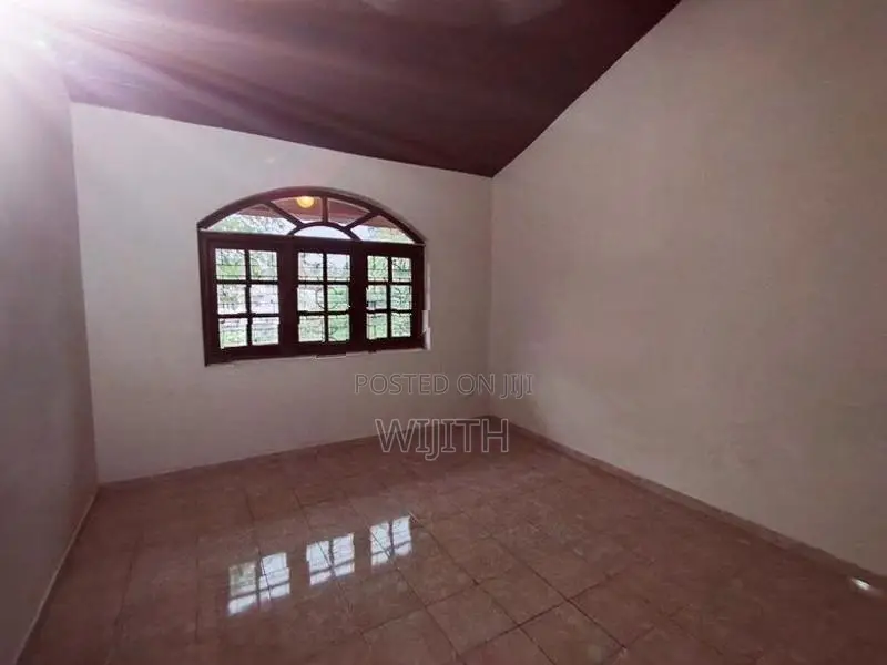 පදිංචිවියට සෑදු දෙමහල් නිවසක් සමග ඉඩමක් විකිණීමට පන්නපිටිය
