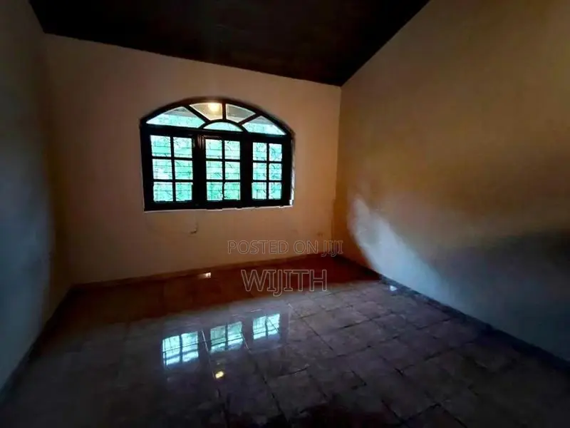 පදිංචිවියට සෑදු දෙමහල් නිවසක් සමග ඉඩමක් විකිණීමට පන්නපිටිය