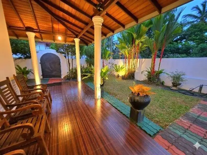 Luxury House For Sale in Mattegoda