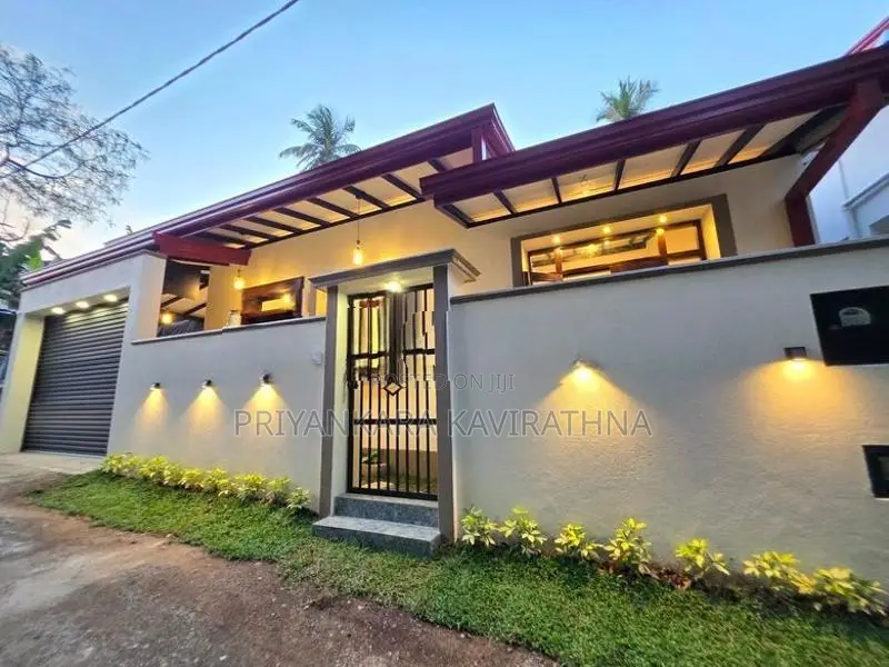 Brand New Mordern House in Diyagama