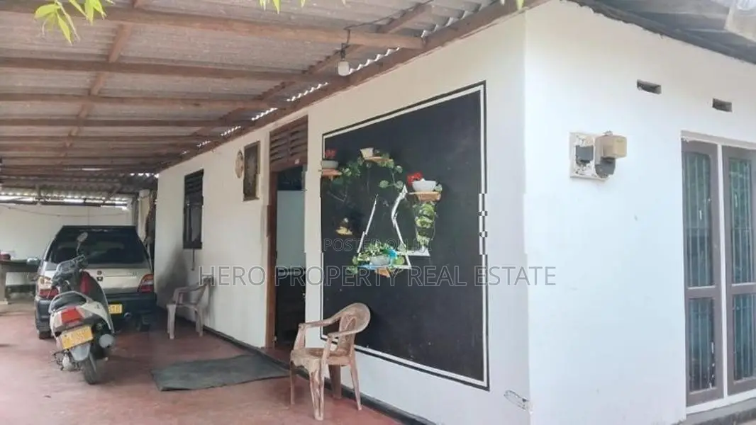HJS173 - Single Storey House for Sale in Gampaha