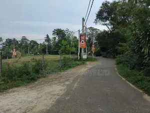 නේවාසික බිම් කොටස් කලුතර