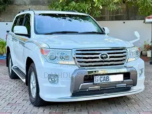 Toyota Land Cruiser V8VX 2013