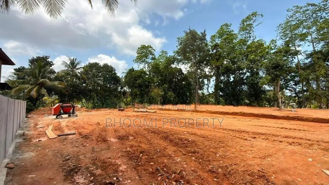 ගාල්ල කරාපිටියේ අගනා බිම් කොටස් විකිණිමට