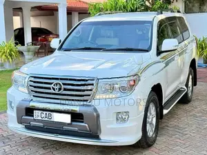 Toyota Land Cruiser V8VX 2013