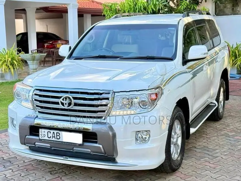 Toyota Land Cruiser V8VX 2013