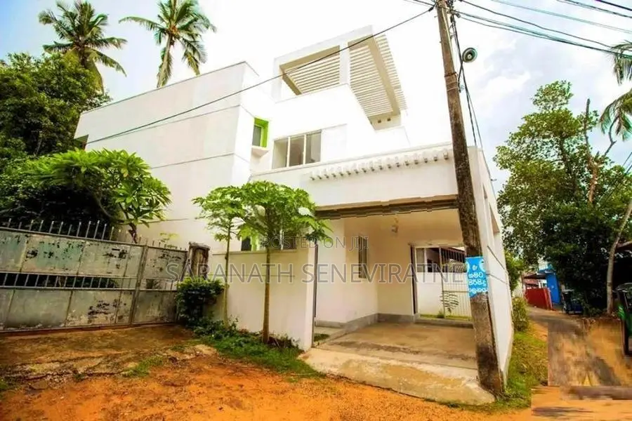 Luxury 3 Bedroom Modern House – Panadura - 5 perches
