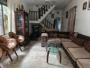 5Bedroom House for sale in seeduwa