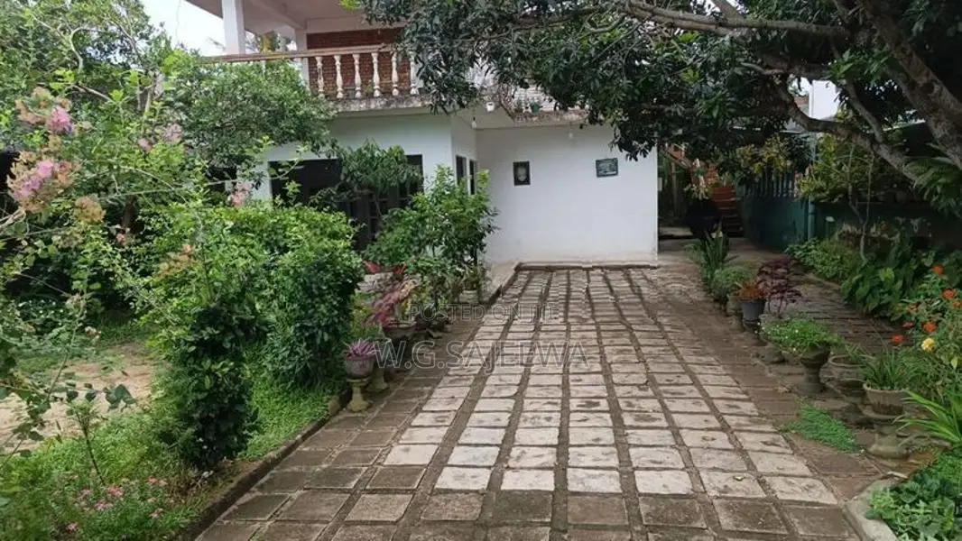 5Bedroom House for sale in seeduwa