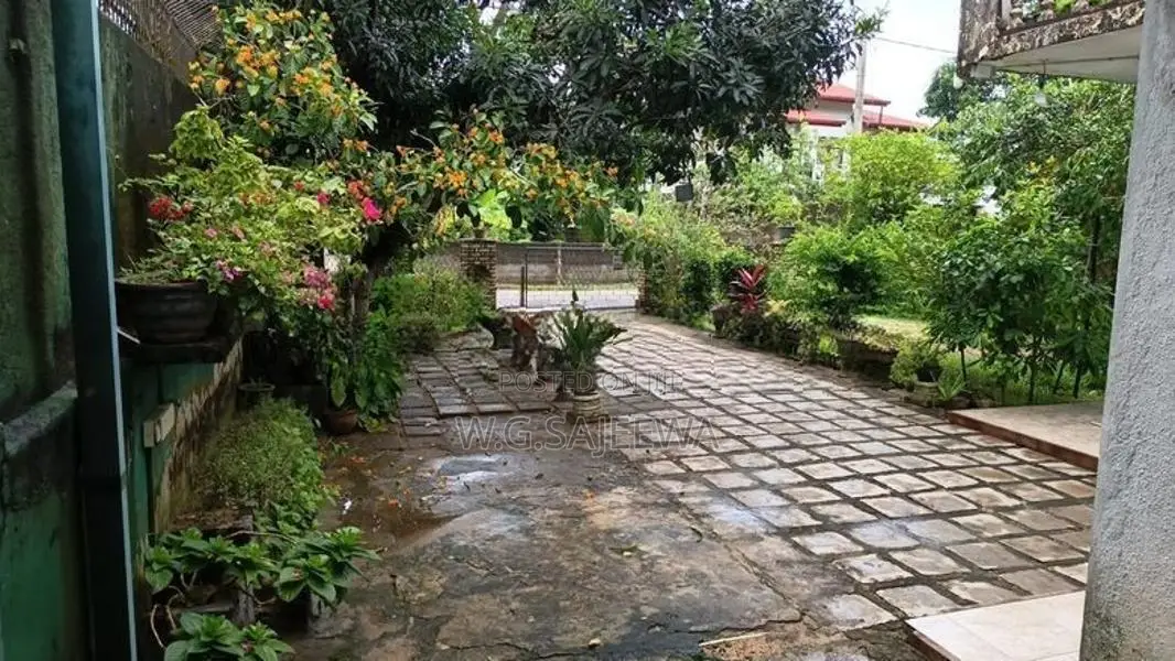 5Bedroom House for sale in seeduwa