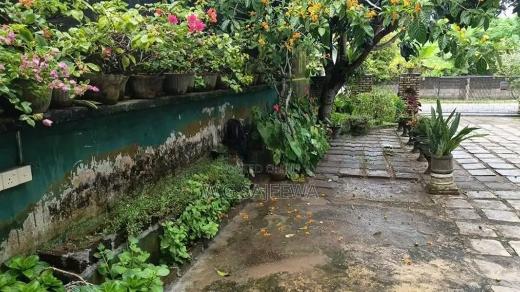 5Bedroom House for sale in seeduwa