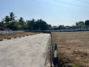 122 කොළඹ අවිස්සාවේල්ල ප්‍රධාන බස් පාරට සමීපයෙන් විකිණීමට බිම් කොටස්
