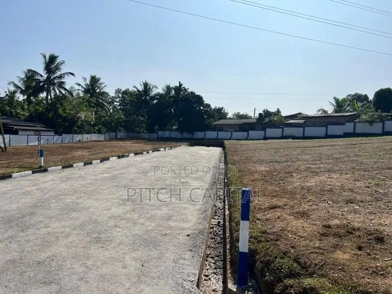 122 කොළඹ අවිස්සාවේල්ල ප්‍රධාන බස් පාරට සමීපයෙන් විකිණීමට බිම් කොටස්