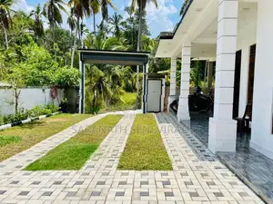 House For Sale in Kadawatha Imbulgoda With 1st Floor Slab