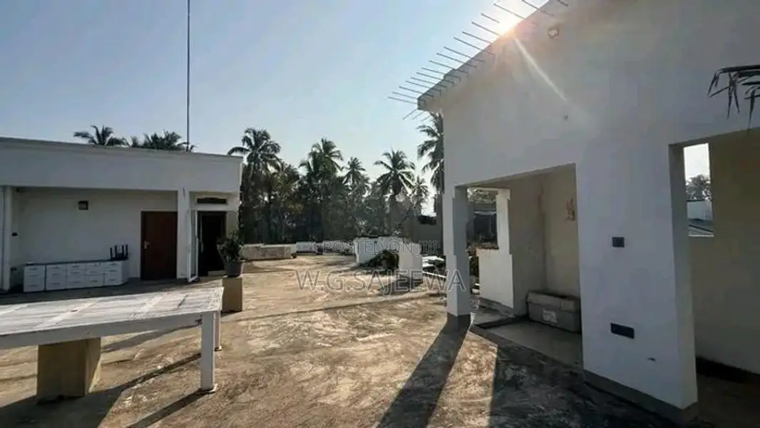Newly built Modern house rent in Negombo, Kandawala