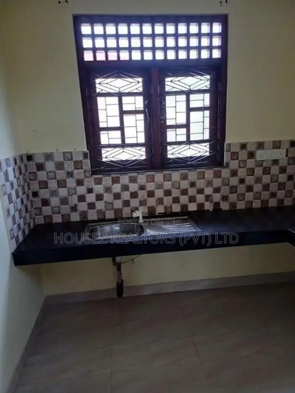 Beautiful Two-Storey House for Sale in Makola North