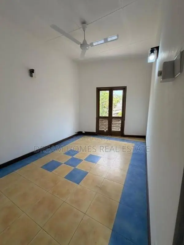Luxury Architect-Designed 3-Storey House for Sale – Near Malabe Town