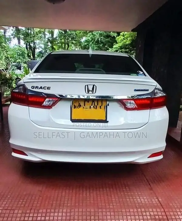 Honda Grace Hybrid EX Grade 2016