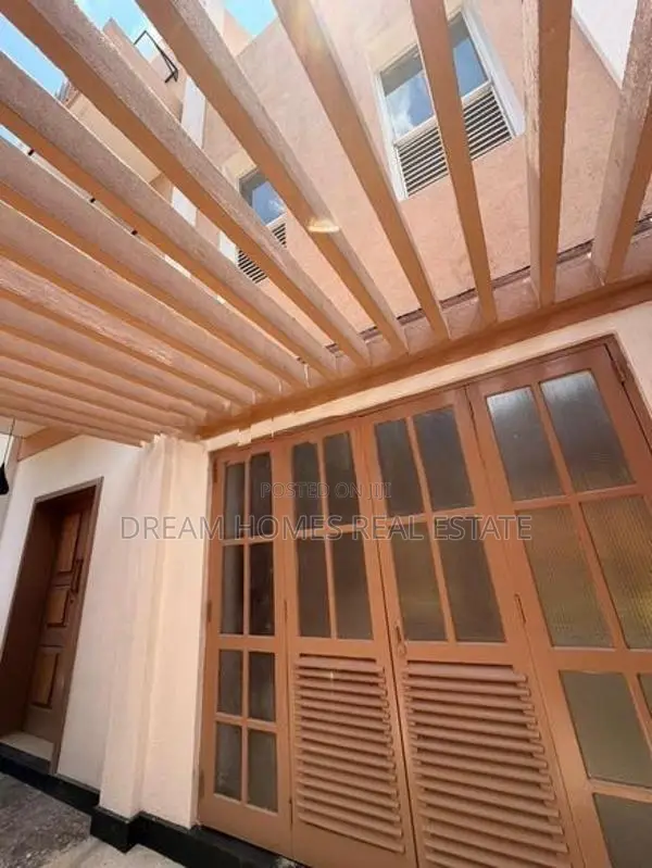 Luxury Architect-Designed 3-Storey House for Sale – Near Malabe Town