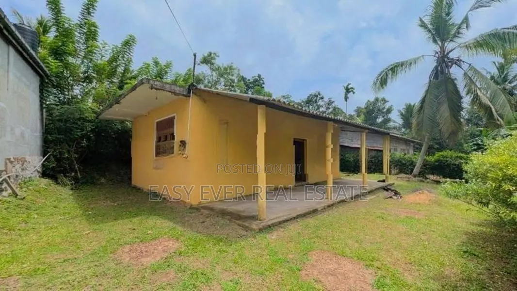කටුනායක පාරට ළඟින් ‎පර්චස් 22 ක වටිනා නිවස