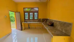 කටුනායක පාරට ළඟින් ‎පර්චස් 22 ක වටිනා නිවස