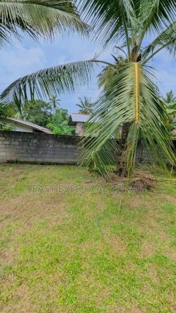 කටුනායක පාරට ළඟින් ‎පර්චස් 22 ක වටිනා නිවස