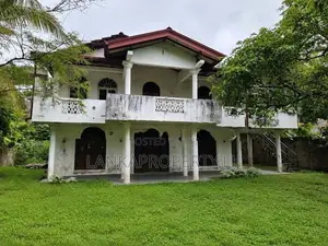 Complete House for Sale at Vishaka Road, Gampaha