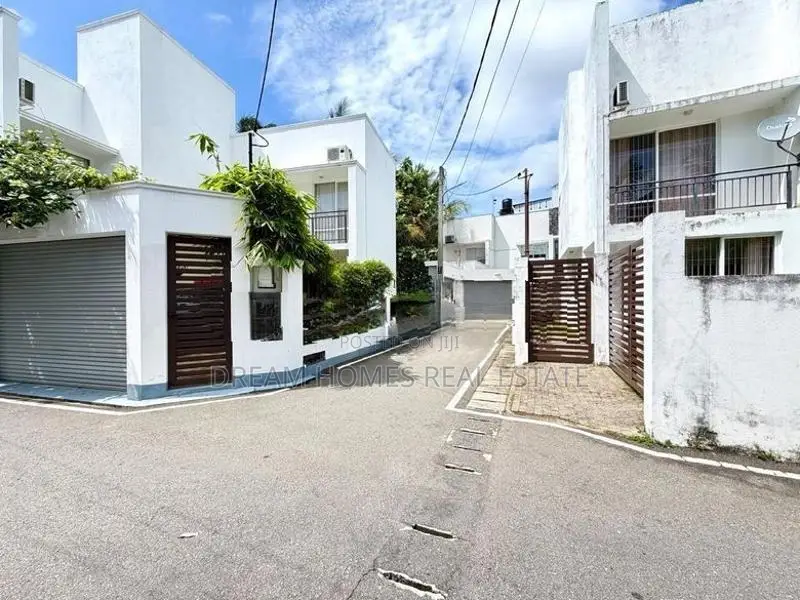 Luxury Family Home for Sale Near Bellanwila Park