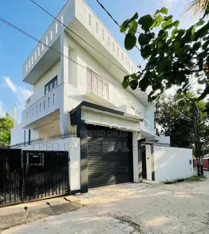 (AH44) Modern 2 Storey House for Sale in Ratmalana