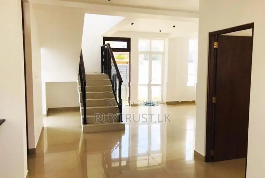 Two Story House for Sale in Ratmalana