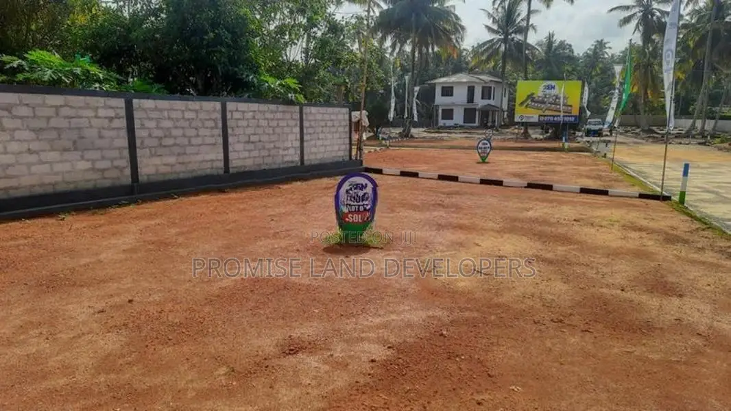 Wadduwa, Thalpitiya Land for Sale to Galle Road R03