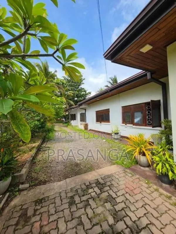Prime house for Sale – Temple Road, Negombo