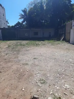 Prime Commercial Building for Sale in Kengalla Town – Kandy