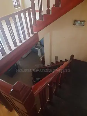 Prime Three-Storey House for Sale – Kengalla Town