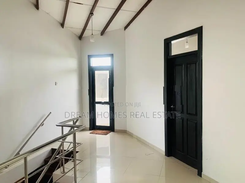 Spacious 2-Storey House for Sale – Malabe, Udawatta Road