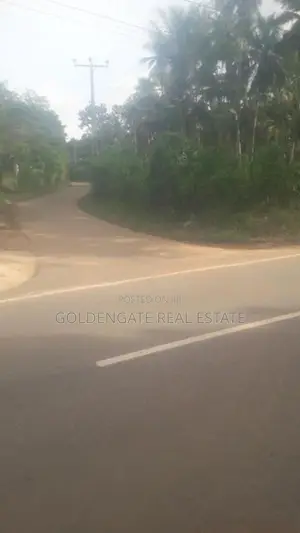 මීරිගම යෝජිත Highway Entrance එක ලගින් ඉඩමක් විකිණීමට