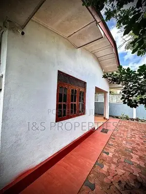 Modern 3BR House Sale Ekala